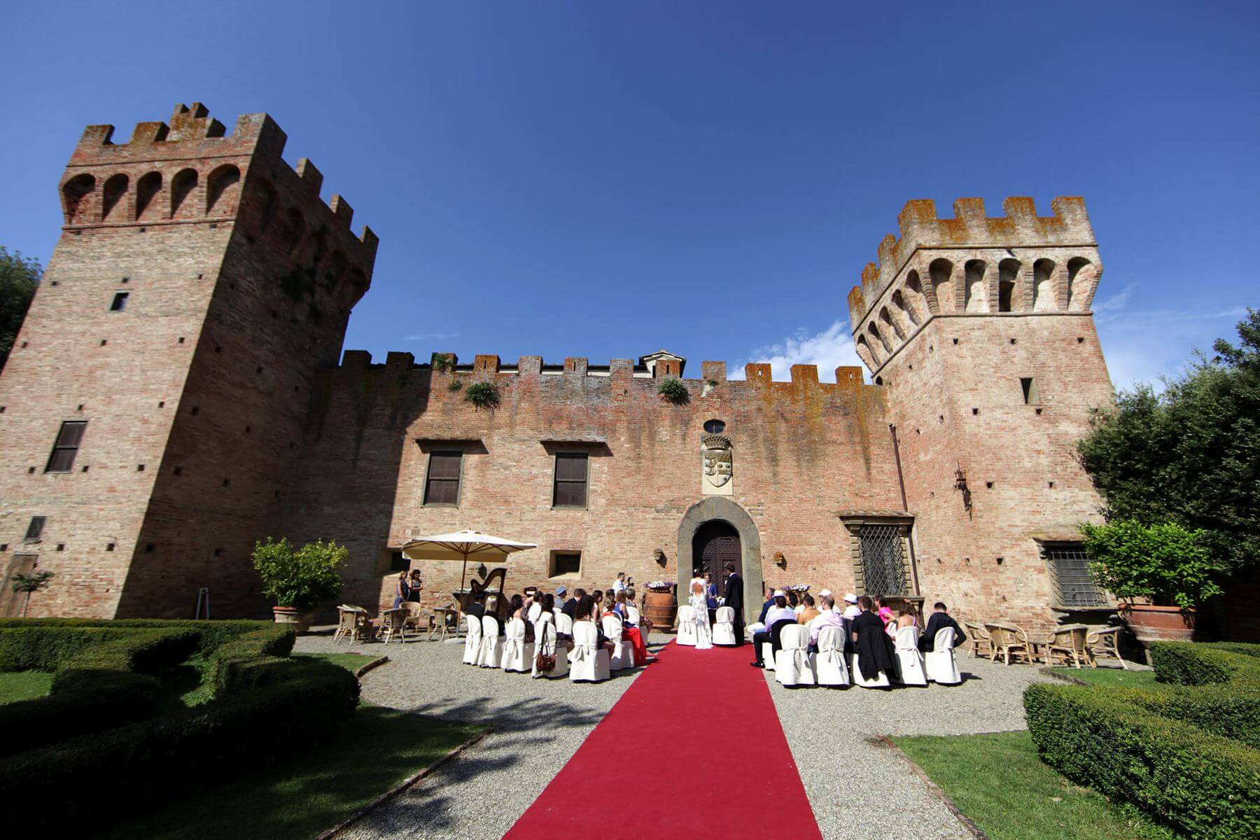 castle wedding venue tuscany