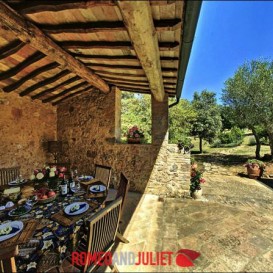 outdoor-courtyard