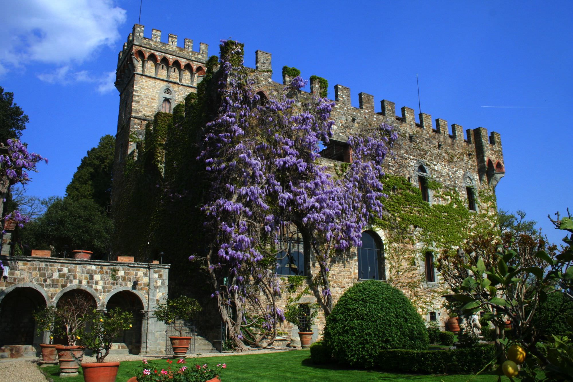 Castle Wedding Tuscany Medieval Castles for Tuscan wedding Castle Wedding Tuscany Medieval Castles for Tuscan wedding