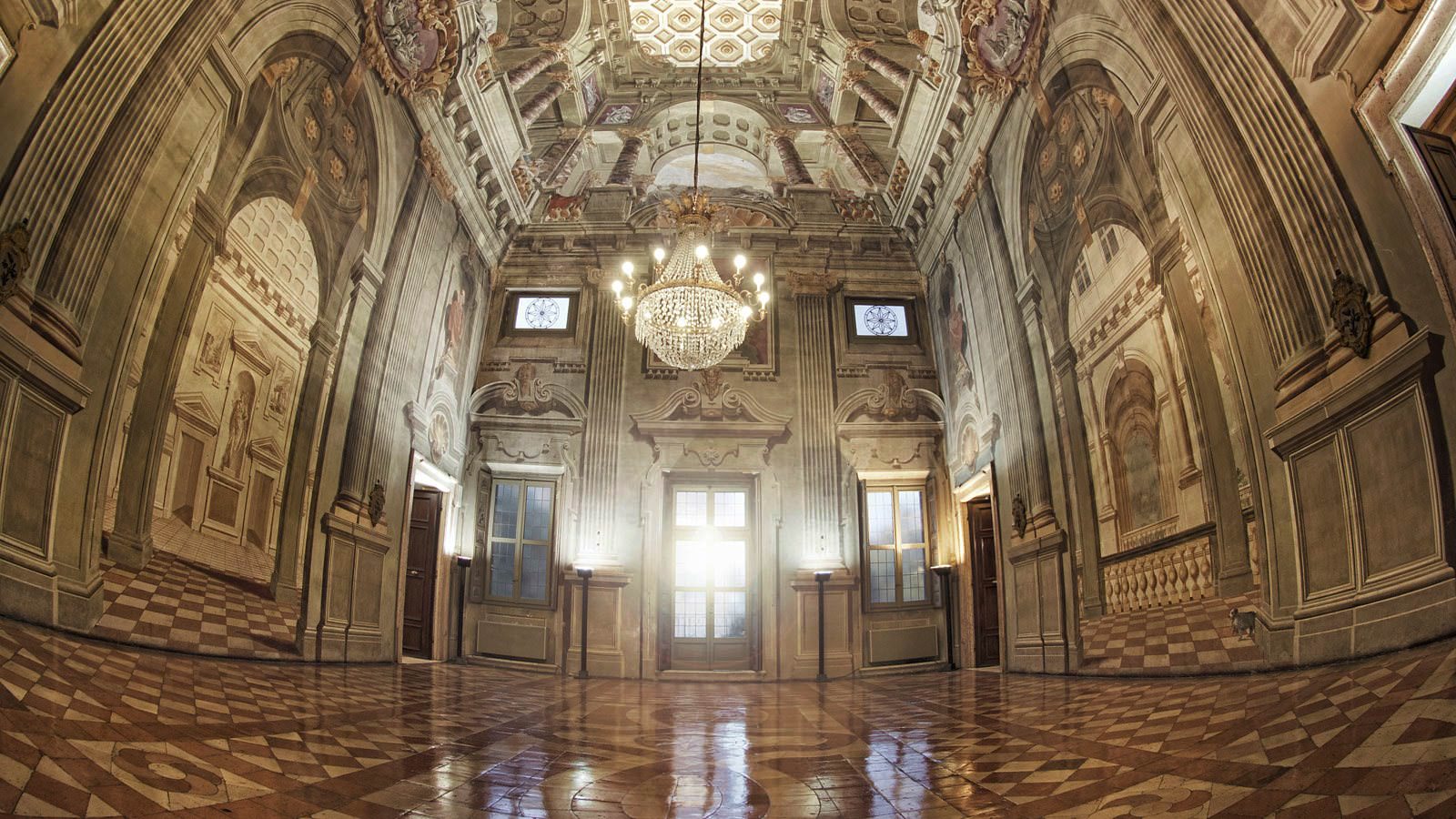 verona-noble-palace-ballroom